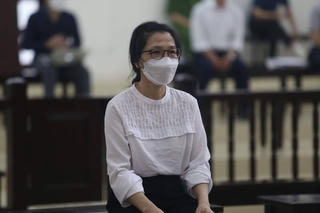 Xử cựu Chủ tịch Hà Nội Nguyễn Đức Chung: Nữ bị cáo nghĩ sắp có sổ hưu ai ngờ phải vào tù