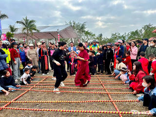 Quảng Ninh: Lễ hội Bằng Cả 'hút' khách