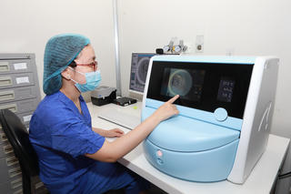 Bố mẹ mang gene bệnh teo cơ tủy: Làm sao để sinh con khỏe mạnh?