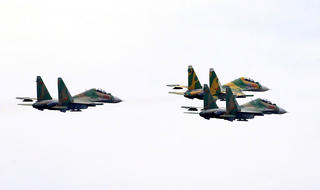 Su30-MK2, trực thăng diễn tập chuẩn bị cho triển lãm Quốc phòng quốc tế
