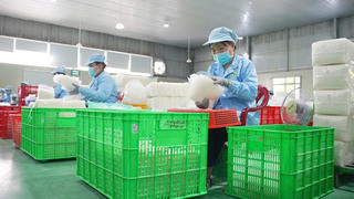 Tín dụng chảy mạnh, doanh nghiệp vẫn khát vốn