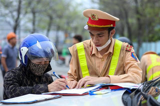 Xử lý vi phạm trật tự, an toàn giao thông trên đường Vành đai 3