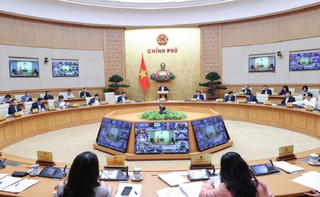 Đôn đốc, gỡ khó, thúc đẩy sản xuất kinh doanh