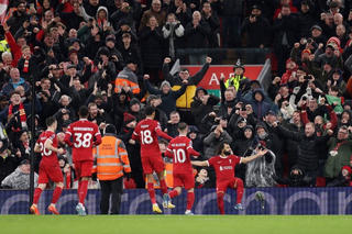 Liverpool đánh bại Newcastle, tiếp tục dẫn đầu Ngoại hạng Anh