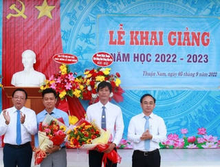 Phó Chủ tịch UBND tỉnh Ninh Thuận dự Lễ Khai giảng năm học mới 