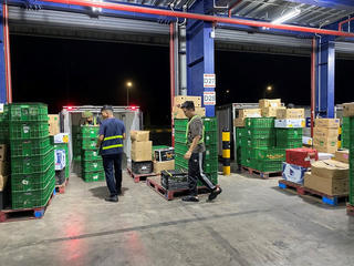 Dồn lực cung ứng hàng hóa cho vùng lũ