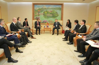 Việt Nam - Pháp: Thí điểm hợp tác khai thác, chế biến sâu khoáng sản, kim loại chiến lược