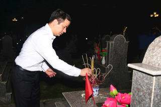 Khắc ghi công ơn, hướng về cội nguồn