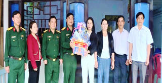 Quảng Ngãi: Cô gái xứ đảo và cặp song sinh tình nguyện vào quân ngũ