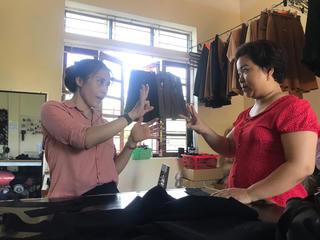 Người phụ nữ khuyết tật giàu nghị lực