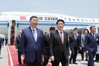 Tổng Bí thư, Chủ tịch nước Trung Quốc Tập Cận Bình bắt đầu chuyến thăm Việt Nam