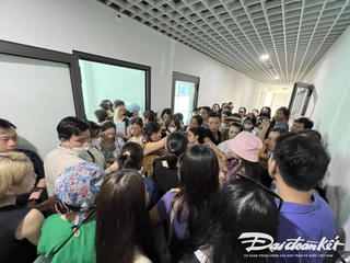 Sở GDĐT Hà Nội chỉ đạo giải quyết việc phụ huynh 'vây' trường, bảo đảm quyền lợi học sinh