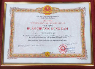 Chủ tịch nước truy tặng Huân chương dũng cảm cho Trung tá Trương Hồng Kỳ