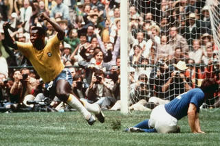 Xem lại 10 bàn thắng huyền thoại của Vua bóng đá Pele