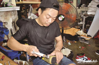 [Ảnh] Nghề đóng giày truyền thống ở TP Hội An