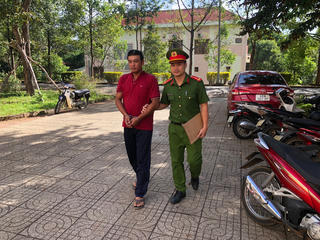 Đắk Nông: Bắt đối tượng trốn truy nã gần 10 năm về tội mua bán người