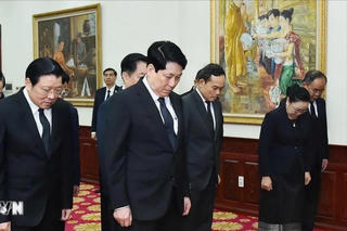 Lãnh đạo cấp cao Đảng, Nhà nước viếng đồng chí Khamtay Siphandone