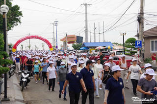 TP Hồ Chí Minh: Hơn 1.000 người 'đi bộ đồng hành, chia sẻ yêu thương'
