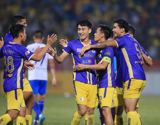 V.League 2022: Văn Hậu bình phục và tỏa sáng