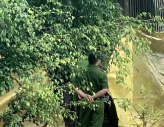 Lâm Đồng: Cha dượng bắn chết con riêng của vợ rồi khóa cửa tự sát