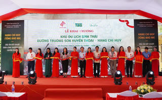 Khám phá bí mật hang Chỉ Huy 7 tầng giữa rừng Phong Nha