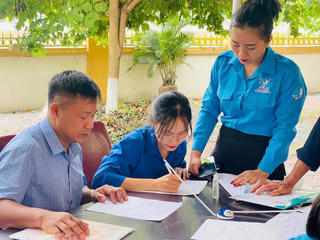 Hành chính công cấp cơ sở: Chạy đua với khối lượng công việc