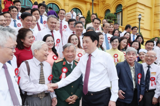 Chủ tịch nước Lương Cường gặp mặt các nhà báo tiêu biểu toàn quốc