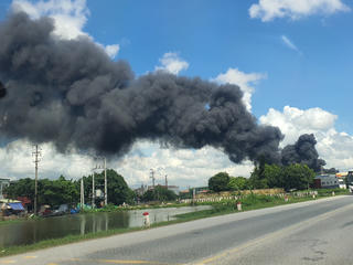 [VIDEO] Hải Phòng: Kho chứa hàng bốc cháy ngùn ngụt