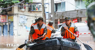 Trung Quốc: Mưa lớn gây ngập lụt nhiều địa phương, giao thông bị tê liệt