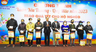 Đà Nẵng: Trao 9 tỷ đồng hỗ trợ quà Tết cho hộ nghèo, hộ khó khăn