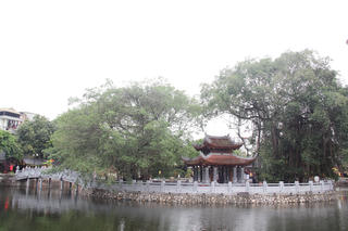 Hồ Văn khoác 'áo mới'