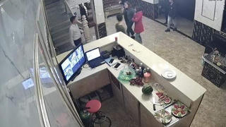 Công an xác minh vụ chủ quán karaoke chém ‘thượng đế’ nhập viện