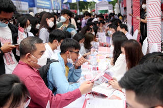 Hướng nghiệp gắn với giới thiệu việc làm