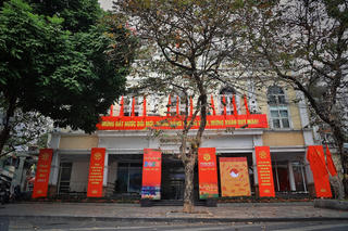 [ẢNH] Hà Nội: Chỉnh trang đô thị đón Tết Quý Mão 2023