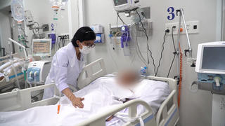 Sau khi ăn nấm xào mướp, 1 người tử vong, 2 người nguy kịch