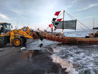 Chuyện làng quê vùng biển