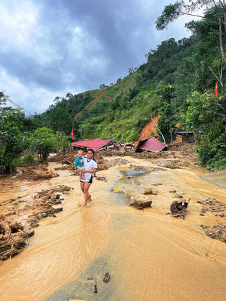 Thanh Hóa: Nhiều tuyến giao thông và khu dân cư bị ngập