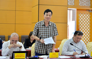 Quảng Ninh: Đến 28/4 sẽ hoàn thành thu gom phao xốp trôi nổi trên vịnh Hạ Long