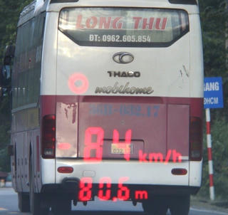 Quảng Nam: Tài xế vi phạm tốc độ, không có bằng lái trong lúc chở 40 người
