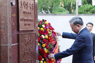 Tổng Bí thư Tô Lâm dự Lễ khánh thành tượng đài Chủ tịch Hồ Chí Minh tại Đại sứ quán Việt Nam ở Hàn Quốc
