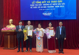 Trao giải cuộc thi viết 'Những kỷ niệm sâu sắc về thầy cô và mái trường' năm 2022