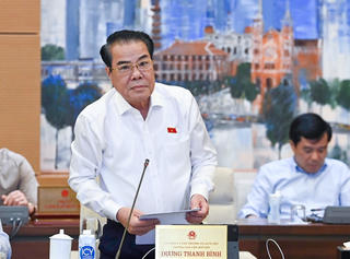 Cử tri và nhân dân lo lắng về tình trạng sạt lở, lũ quét