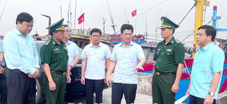 Chống khai thác hải sản bất hợp pháp ở Nam Định: ‘Còn làm đối phó’