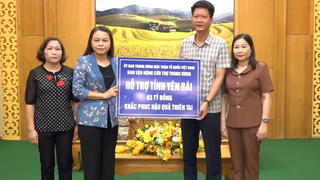 BẢN TIN MẶT TRẬN: Phó Chủ tịch - Tổng Thư ký Nguyễn Thị Thu Hà trao hỗ trợ giúp tỉnh Yên Bái khắc phục hậu quả bão lũ