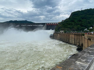 14h ngày 13/6: Tiếp tục mở cửa xả đáy thủy điện Hòa Bình, Sơn La, Tuyên Quang