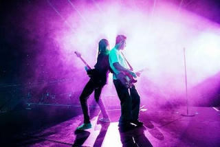 Không gian âm nhạc đỉnh cao của 8Wonder Winter Festival chinh phục Maroon 5 như thế nào?