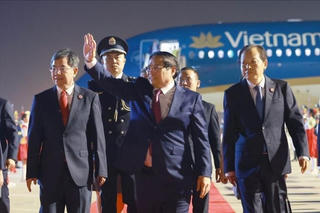 Thủ tướng bắt đầu chuyến tham dự Hội nghị Thượng đỉnh SCO 2025 tại Trung Quốc