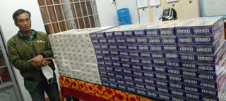 Bắt quả tang đối tượng vận chuyển 1.800 bao thuốc lá điếu nhập lậu