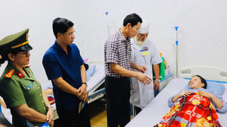 Quảng Ngãi: Thăm hỏi, động viên 2 công nhân bị bắn trọng thương lúc rạng sáng