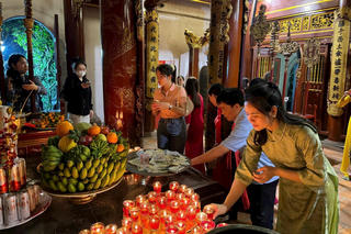 Hàng nghìn du khách trải nghiệm tour du lịch đêm Đền Hùng